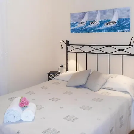 1 Bedroom Cozy In Apartment *